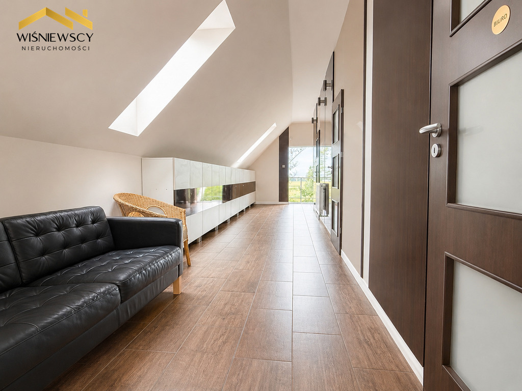 Elbląg WIŚNIEWSCY NIERUCHOMOŚCI Sp. z o.o.Wynajmę mieszkanie - Szopy. Oferta
Na wynajem przestronny apartament o