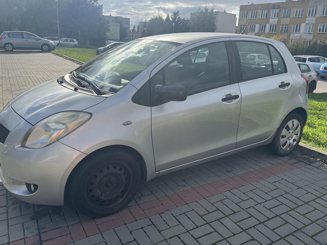 Elbląg Sprzedam Toyotę Yaris 1.3 87KM z salonu – 2 właściciel 🚗Stan dobry, zadbany, świeże opony i