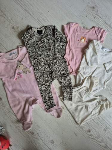 Elbląg Pakiet ubranek dla dziewczynki.
Stan dobry. Ubranka czyste i zadbane.
Rozmiar 50-54.
Polecam.