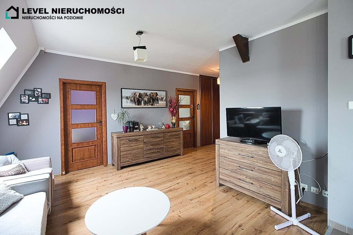 Elbląg LEVEL NIERUCHOMOŚCI Trzypokojowe mieszkanie przy starówceul. Królewiecka