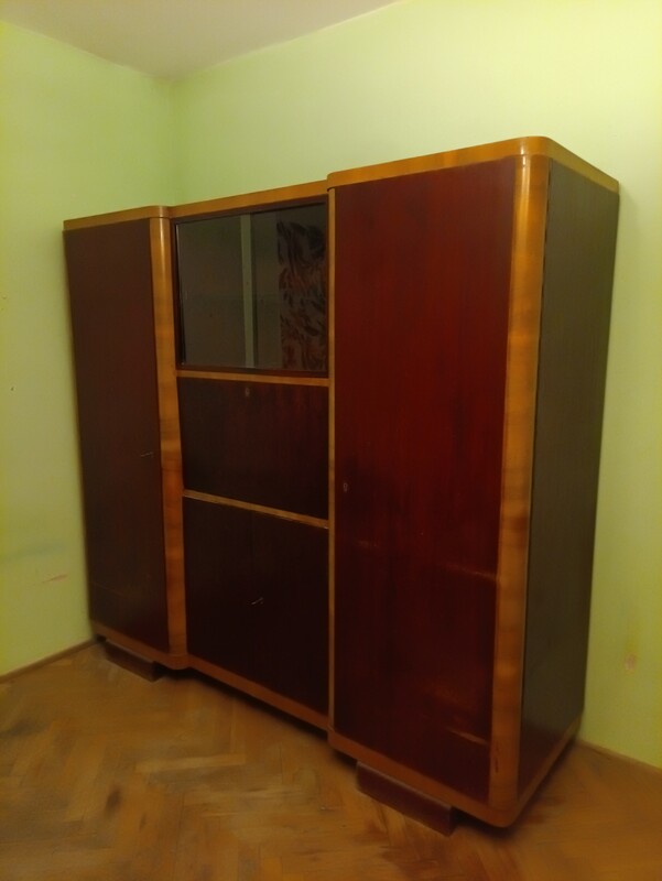 Elbląg Drzwi na mosiężnych zawiasach taśmowych. Zamki sprawne Zadbana, czysta, bez uszkodzeń, bez korników. Do małej