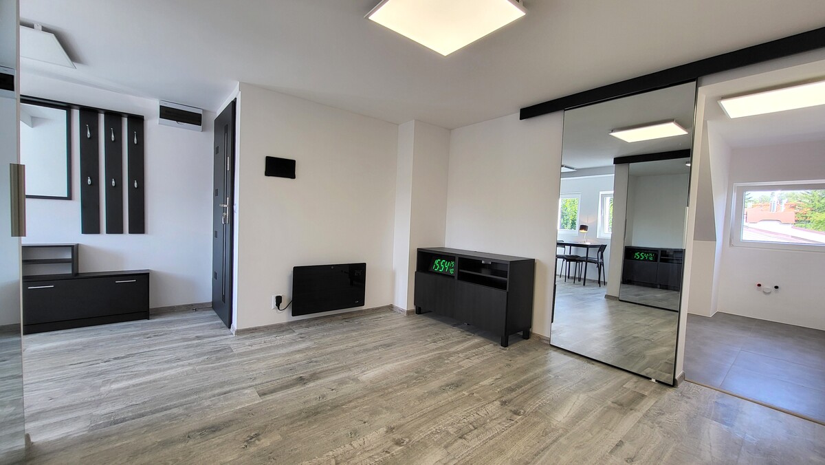 Elbląg KWADRAT NIERUCHOMOŚCIkawalerka z garderobąpo generalnym remonciekamienica w trakcie termomodernizacjiniskie