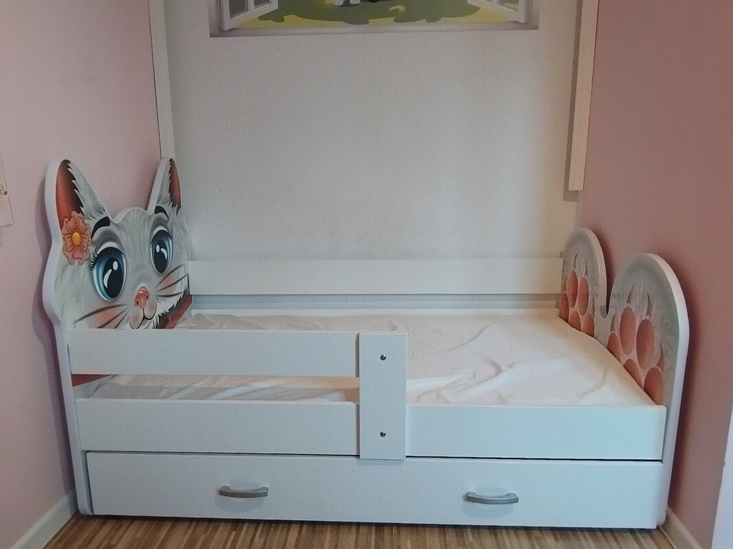 Elbląg Sprzedam łóżko dzieciece z materacem jak nowe.
Czyste i zadbane.
Wymiary:
Dł. 144,5 cm
Szer. 85
Odbiór