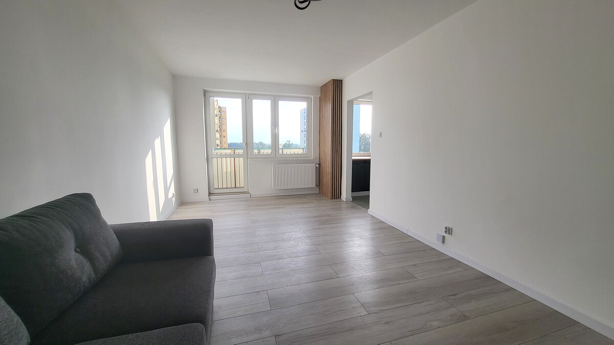 Elbląg KWADRAT NIERUCHOMOŚCI1 pokój, 33 m2V piętrowindabalkonpo generalnym remonciemedia z miasta