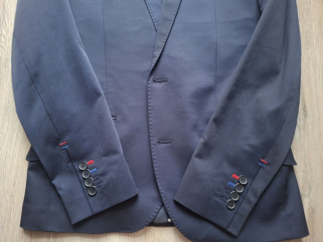 Elbląg Marynarka rozm 46/176/82 pasuje na 170 cm
Sprzedam ubraną 2 razy marynarkę. Syn szybko wyrósł. Piękny, ciemny