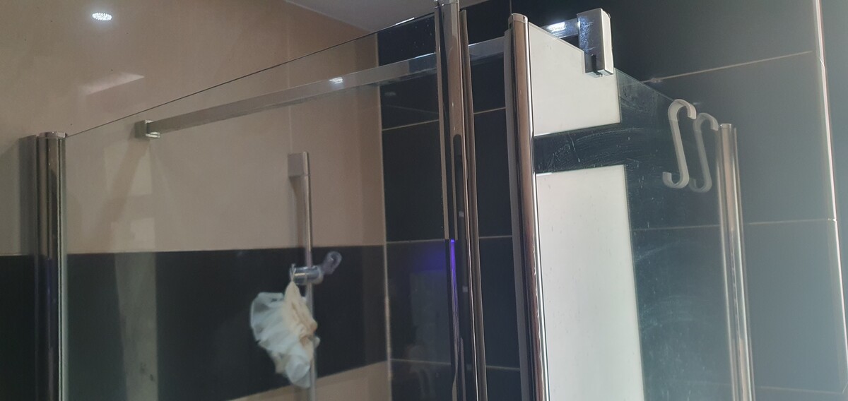 Elbląg Oddam używaną kabinę prysznicową Novellini 90x90 x200 Kabina jest cała, ale wymaga wyczyszczenia.