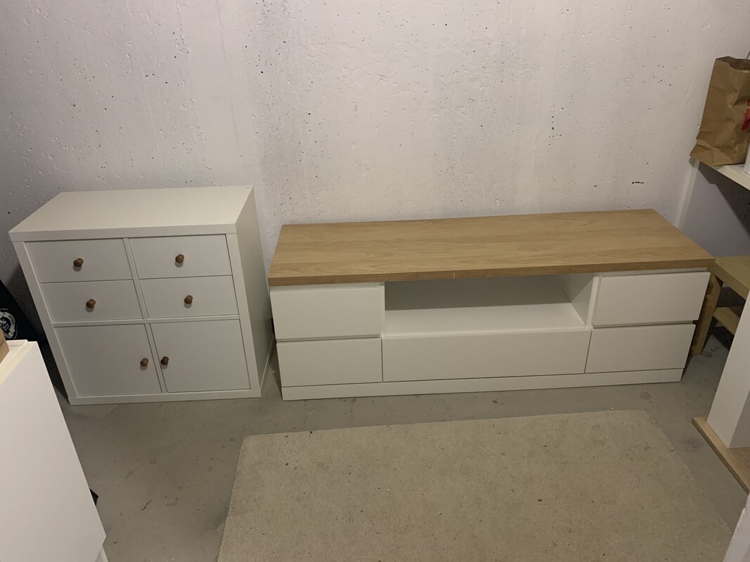 Elbląg Sprzedam szafkę rtv oraz komodę na odzież w komplecie w cenie 200 zł lub oddzielnie ( 100 zł szafka, 100 zł