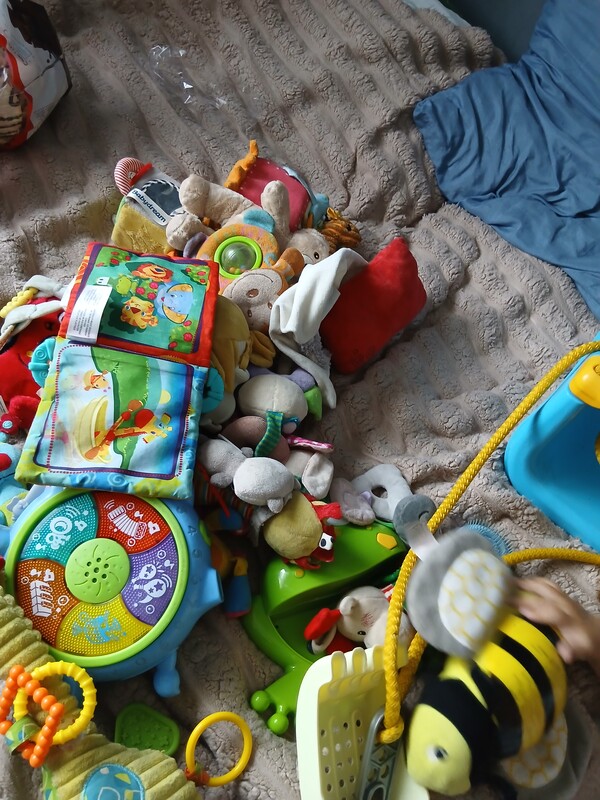 Elbląg Witam mam do oddania za mleko bebiko 3 oraz pampersy 5 dady wianienke rozowa bujak oraz zabawki bujawka i basen