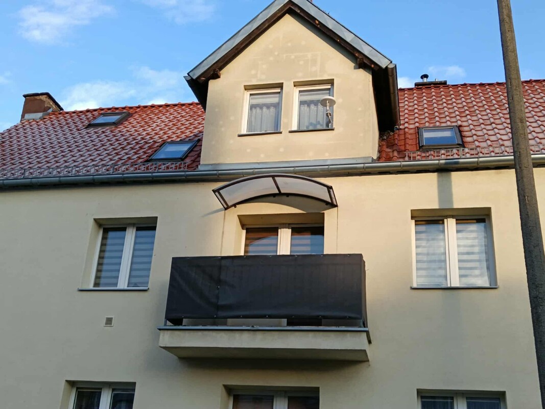 Elbląg Sprzedam mieszkanie własnościowe na I piętrze 33,5m² w kamienicy, ul. Obrońców Pokoju w Elblągu.