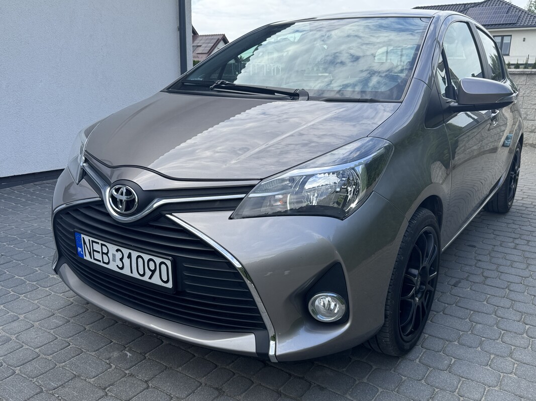 Elbląg Toyota Yaris 1.33 99 KM rok 2014 - Polski salon