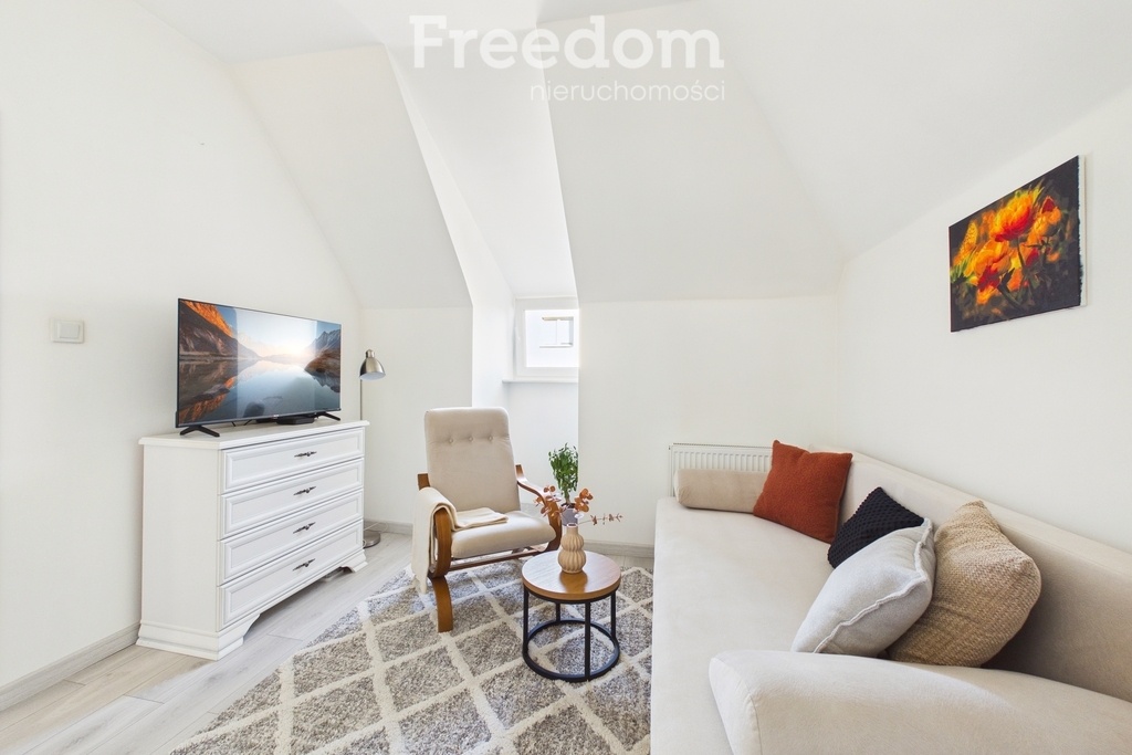 Elbląg FREEDOM NIERUCHOMOŚCISprzedam mieszkanie - Elbląg, Pionierska. Na sprzedaż przytulne mieszkanie położone