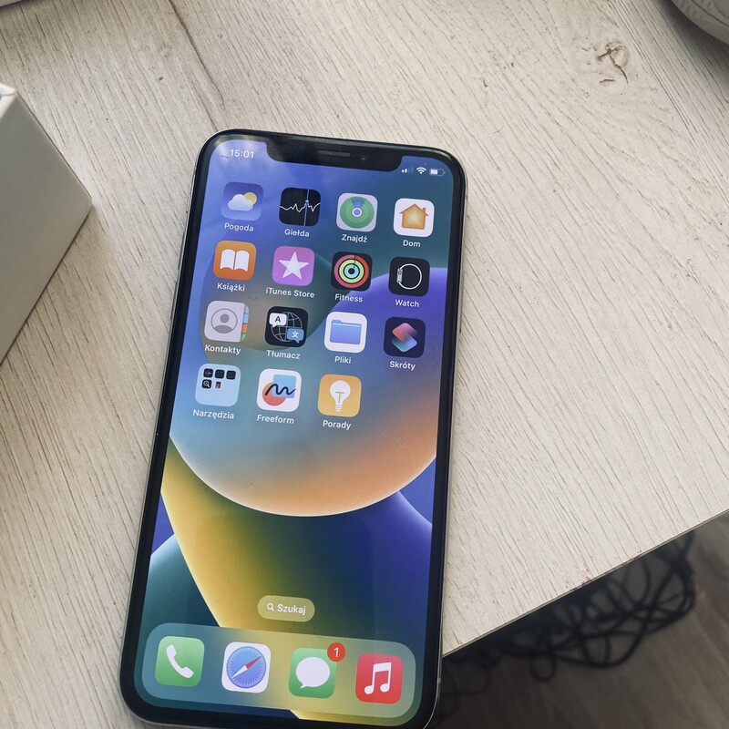 Elbląg Smartfon IPhone X
Bateria na poziomie 75 %. Stan bardzo dobry. Zawsze używany był w etui.