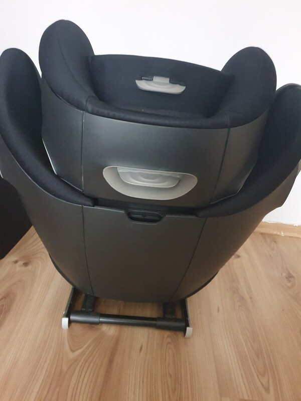 Elbląg Sprzedam fotelik samochodowy CYBEX GOLD, SOLUTION S-FIX. Fotelik jest przeznaczony dla dzieci od 15 kg do 36
