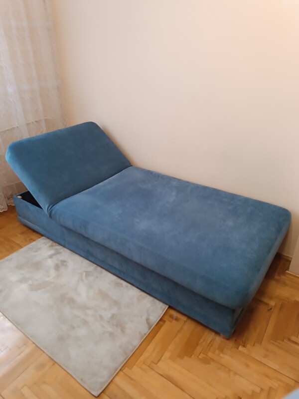 Elbląg Sprzedam tapczan jednoosobowy o wymiarach 200 x 90,stan jak nowy. Dodatkowo dodam sprawną pralkę.
Zniesienie i