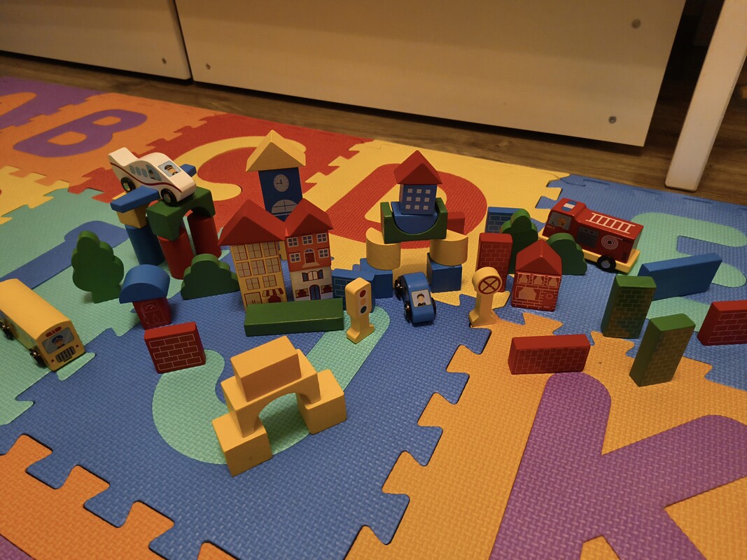 Elbląg Sprzedam drewniane klocki Playtive. Klocki są używane, lecz w dobrym stanie. To idealna zabawa dla dzieci,