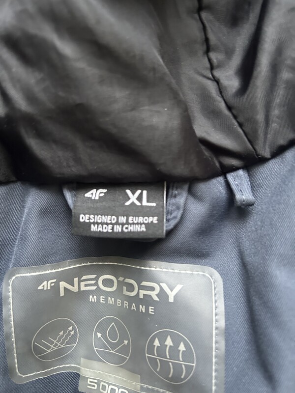 Elbląg Sprzedam używane kurtki marki 4F w dobrym stanie:
Kurtka 4F Membrane 5000 - Rozmiar: XL - cena 30zł
Kurtka 4F
