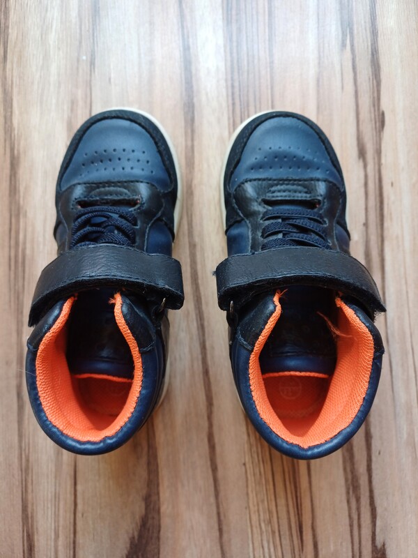 Elbląg Buty za kostkę Lupilu rozmiar 24 wkładka 14.5 cm
sneakersy na rzepy stan bardzo dobry
