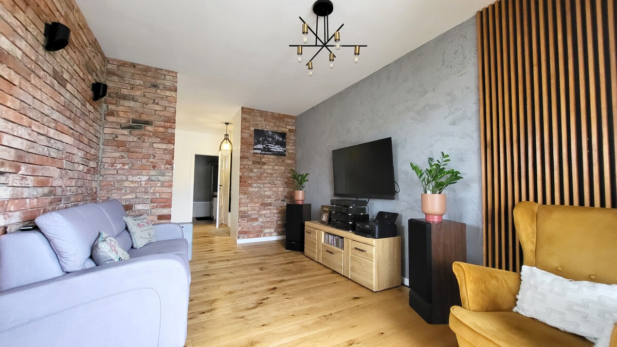 Elbląg KWADRAT NIERUCHOMOŚCI3 pokojebudynek z 2020 r. III piętro - windaduży balkonmedia z miastagaraż podziemny