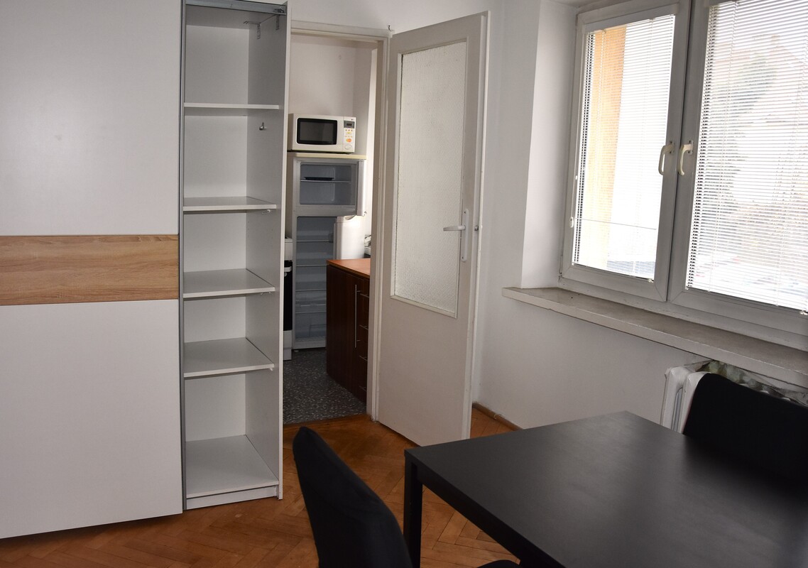 Elbląg ATUT NIERUCHOMOŚCI POLECA:Trzy pokojowe mieszkanie w bloku na wysokim parterze, idealne dla osób starszych,