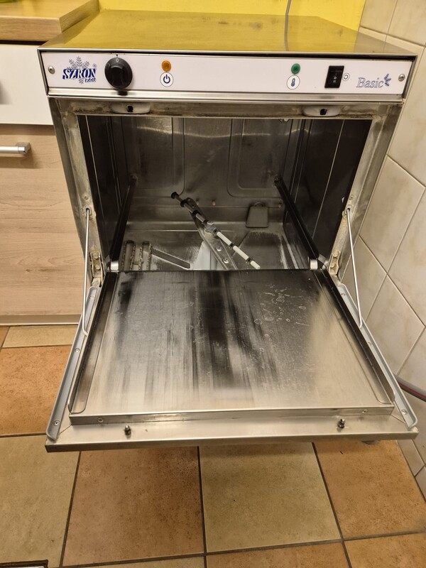 Elbląg Sprzedam zmywarkę gastronomiczną SZRON.
Działająca, w dobrym stanie, z oryginalnymi koszami.