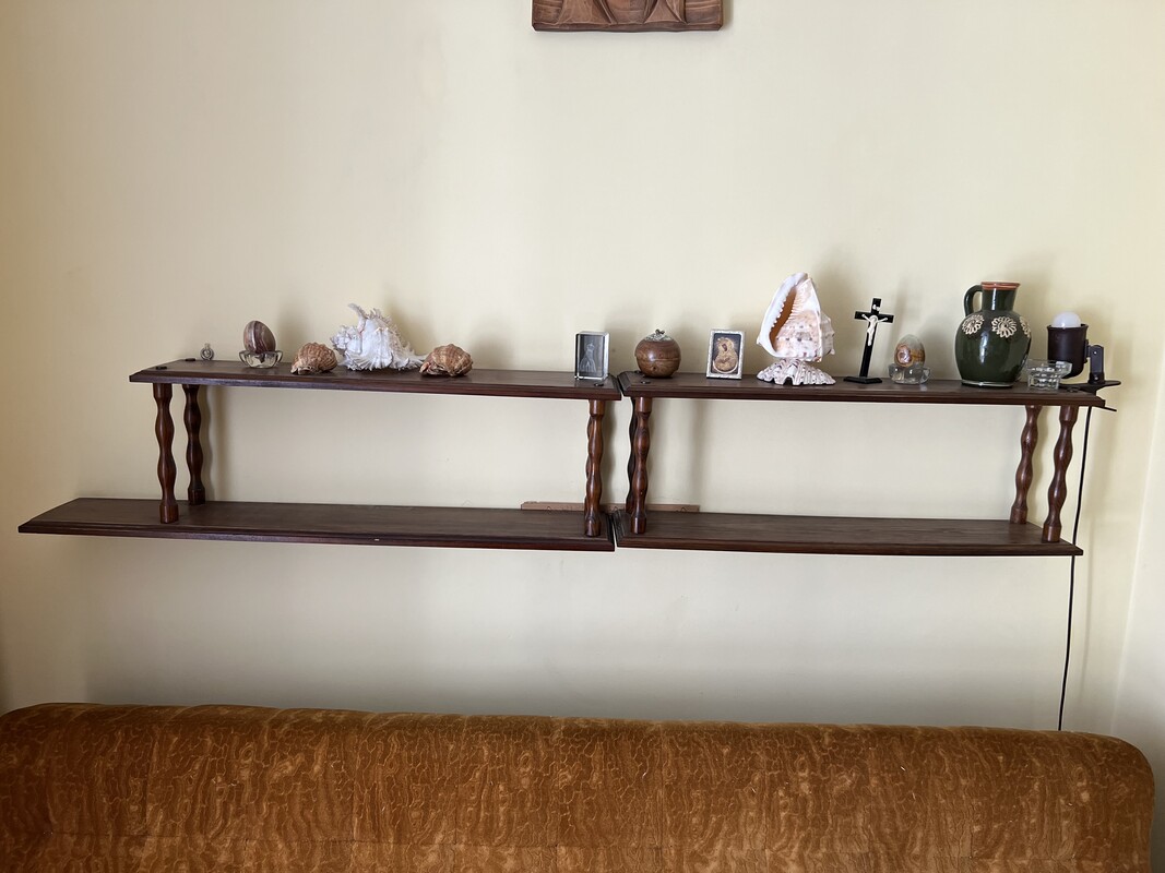 Elbląg Sprzedam 4 krzesła tapicerowane za wszystkie 50zł, 2 fotele 50zł za wszystkie, wersalka 50zł, meblościanka PRL