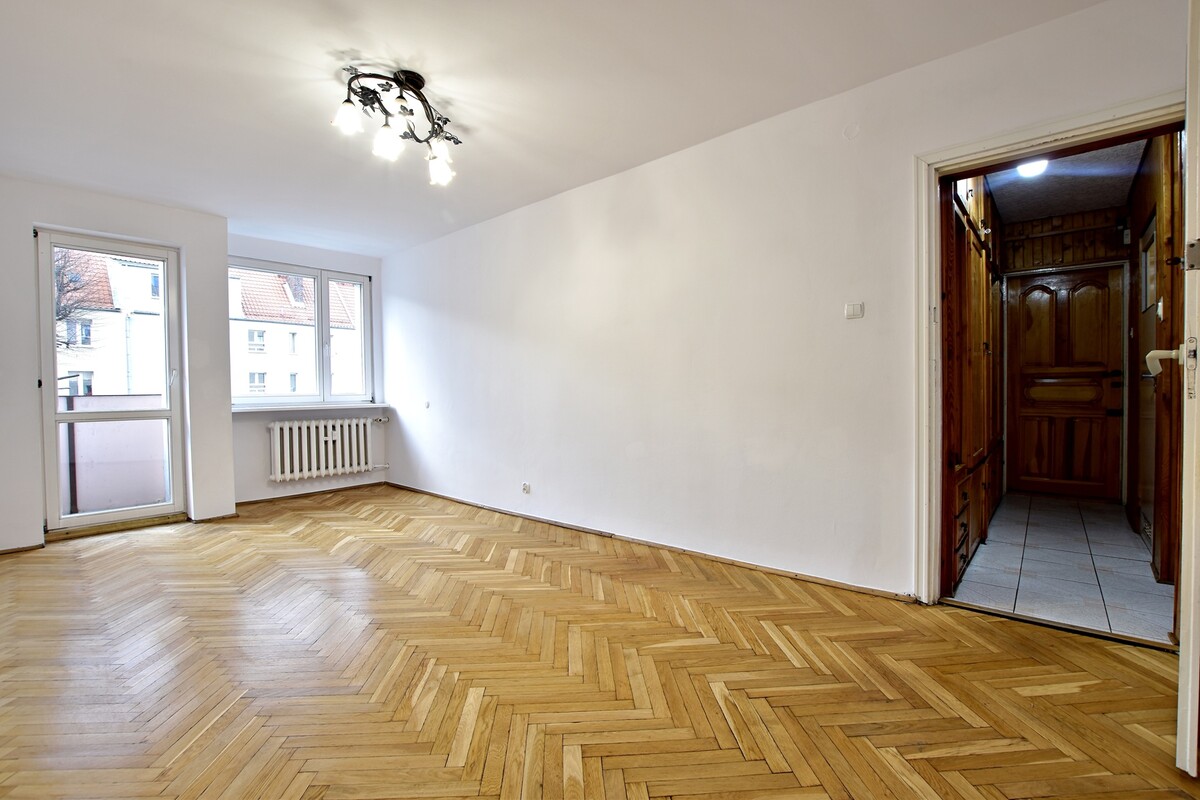 Elbląg WGN Nieruchomości oddział Elbląg prezentuje Państwu mieszkanie dwupokojowe w okolicy Elbląskiego Targowiska