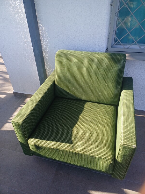 Elbląg Witam. Na sprzedaz fotel z czasów PRL. Fotel w stanie dobrym z możliwością rozłożenia do spania. Idealny na
