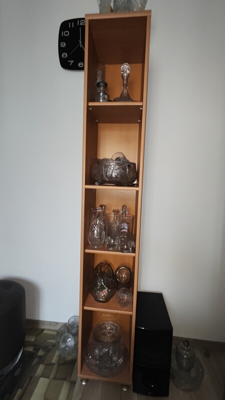 Elbląg Do sprzedania regał-słupek firmy Black Red White w stanie bardzo dobrym w kolorze olchy miodowej. 
system XXI,