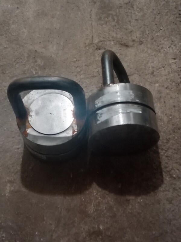 Elbląg Sprzedam dwa odważniki o wadze każdego 25 kg. Sztuka - 150 zł. Stan widoczny na zdjęciach. Odbiór osobisty