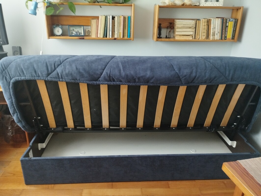 Elbląg Witam. Oddam za darmo wersalkę w bardzo dobrym stanie. Powierzchnia spania: 195X120.Odbiór we własnym zakresie.