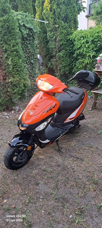 Elbląg Sprzedam skuter LONGJIA LJ50QT-3L
50 cm3,2020r. bardzo mały przebieg tylko 6.300 km. stan. .. perfekcyjny. ..