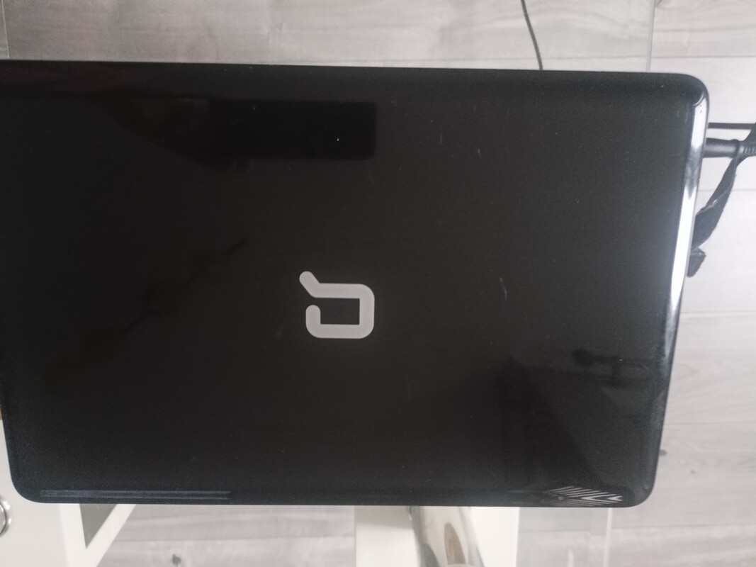 Elbląg Sprzedam laptopa + urządzenie wielofunkcyjne gratis.