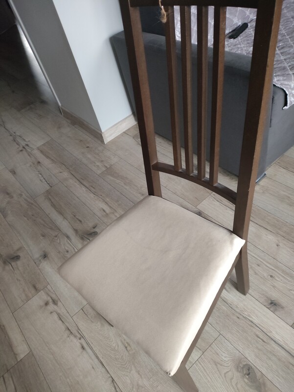 Elbląg Sprzedam stół i 6 krzeseł
Wymiary stołu 140 rozkłada się do 210 szerokość 80
Stół używany w dobrym stanie +