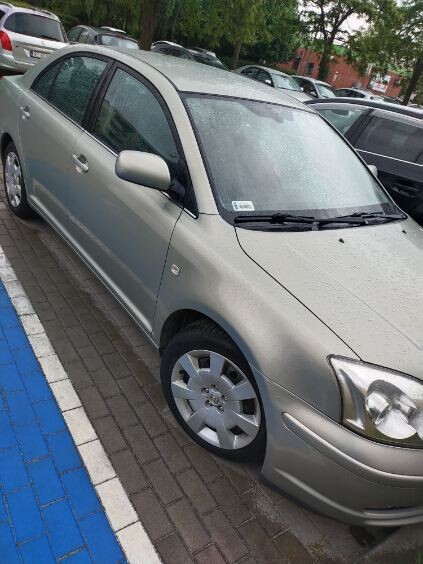 Elbląg Sprzedam Toyotę Avensis sedan 1,8 benzyna.
