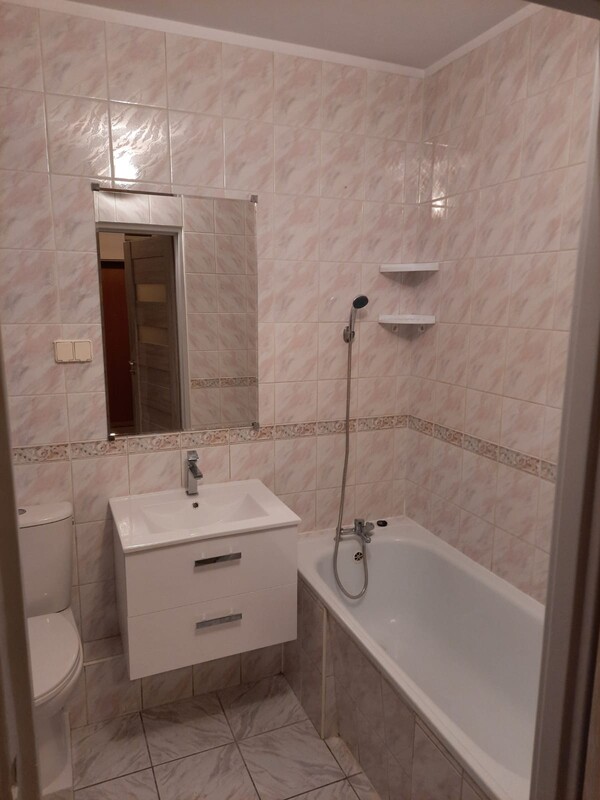 Elbląg 🏡 Do wynajęcia duża, przestronna kawalerka (36m2) z balkonem! 🌟