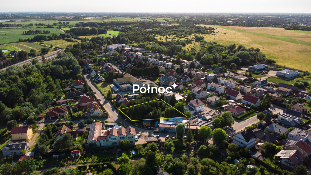 Elbląg PÓŁNOC NIERUCHOMOŚCISprzedam działkę - Elbląg, Klonowa. Na sprzedaż atrakcyjna działka budowlana położona