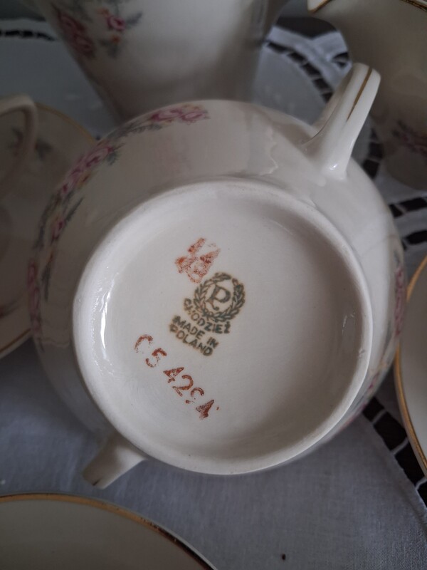 Elbląg Porcelanowy zestaw do kawy Chodzież, sygnowany!