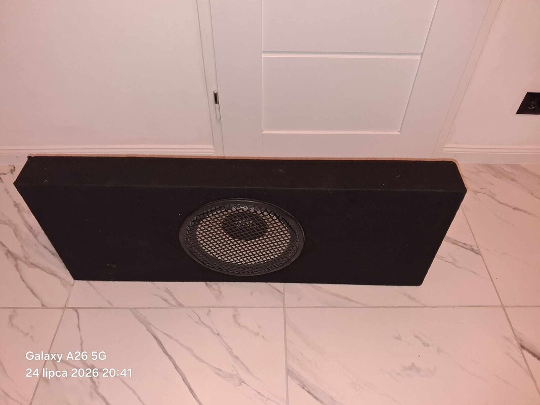 Elbląg Skrzynia na głośnik basowy 100x40cm, w cenie głośnik JBL