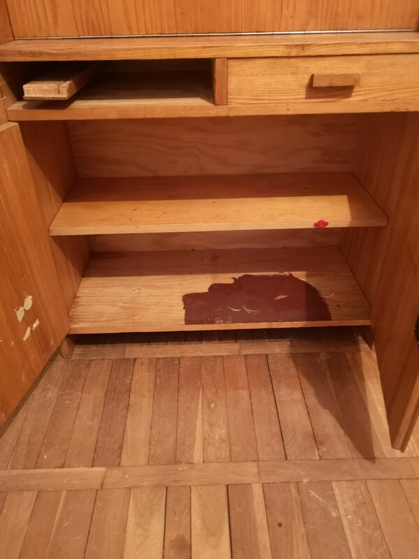 Elbląg Sprzedam wykonany z drewna sekretarzyk do kapitalnej odnowy ( przeszlifowanie papierem ściernym i