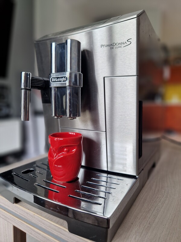 Elbląg Sprzedam automatyczny ekspres DeLonghi PrimaDonna S Deluxe ESAM 26.455.M. W pełni sprawny, po serwisie –