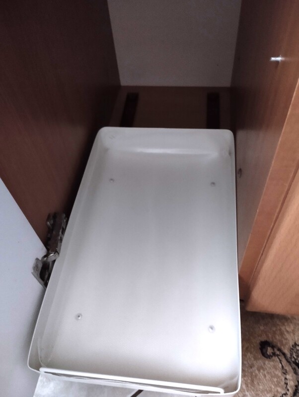 Elbląg Sprzedam wysuwane półki do szafek. Organizer pod zlewozmywak. Przyklejasz do półki i jest szuflada. Ilość 4