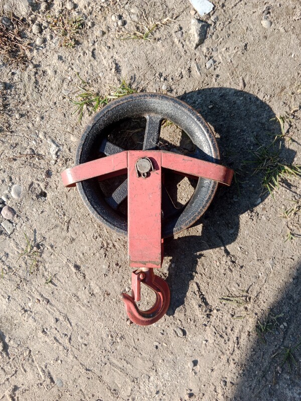 Elbląg Witam, sprzedam bloczek. Stan widoczny na zdjęciach waga około 3 kg, fi 180 mm.