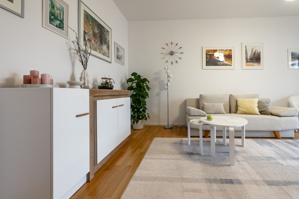 Elbląg Sprzedam mieszkanie 2 pokojowe, 53,77 m2 na osiedlu przy ul. Łęczyckiej. Gotowe do zamieszkania.