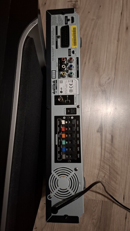 Elbląg Sprzedam zestaw KINA DOMOWEGO marki LG HT902TB-D0.Posiadam cały zestaw ( 5 głośników, subwoofer, DVD + pilot ).