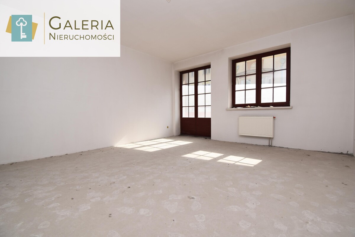 Elbląg GALERIA NIERUCHOMOŚCIZ pasji i miłości do nieruchomościNa sprzedaż: Trzy pokoje z balkonem w samym sercu