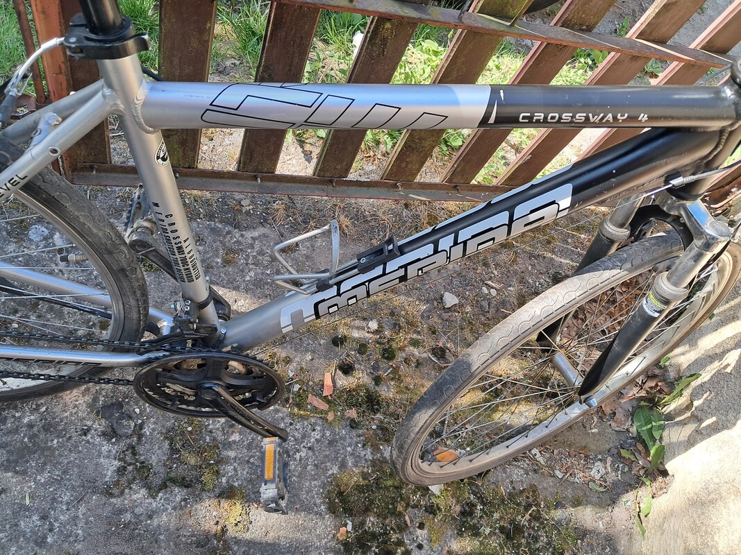 Elbląg Rower Merida crossway 4.Aluminiowa rama koła 28 cali.
