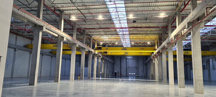 Elbląg Hala produkcyjna z suwnicami – idealna przestrzeń dla przemysłu ciężkiego!