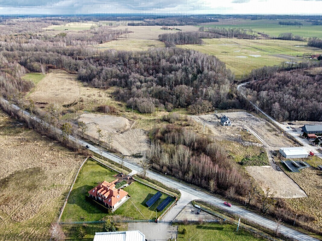Elbląg NIERUCHOMOŚCI ANNA KRASZEWSKA Działki z warunkami zabudowy, urokliwie usytuowane na terenie