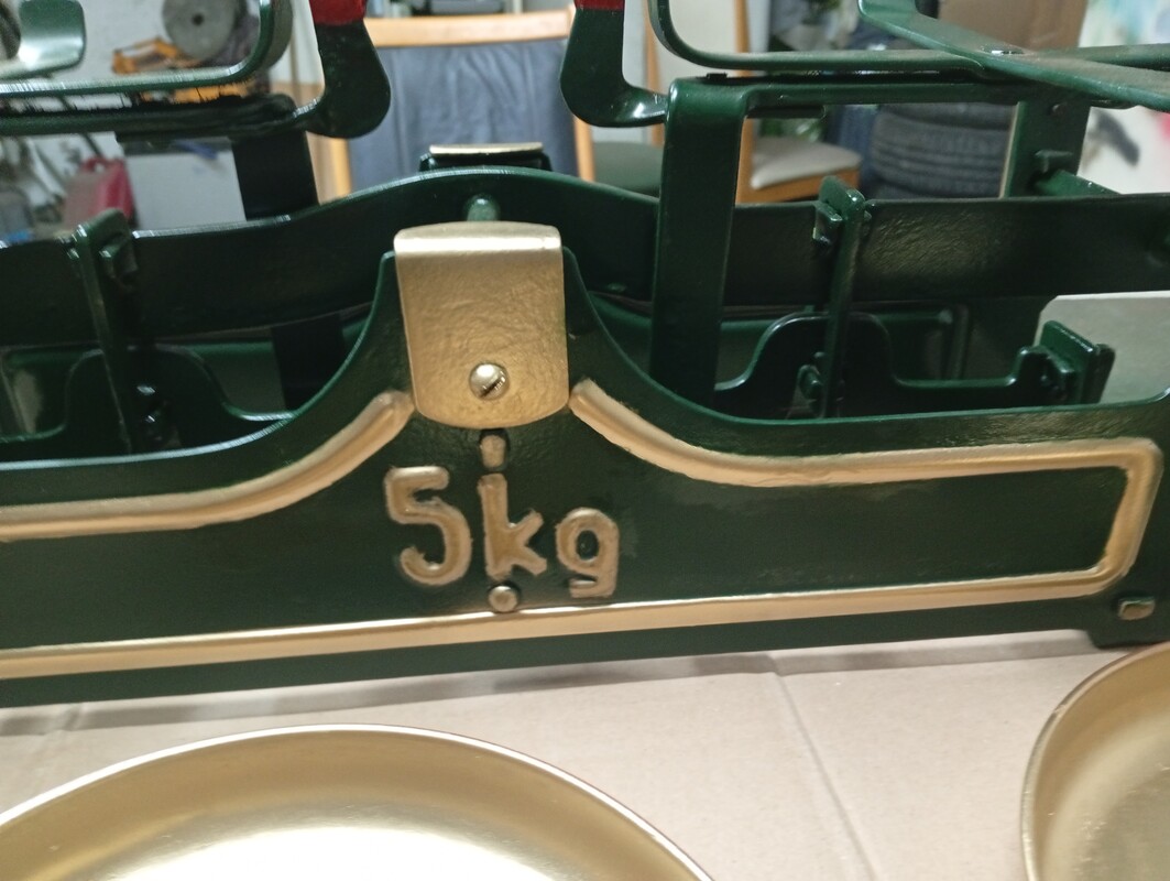 Elbląg sprzedam wagę szalkową po pełnej renowacji atrakcyjny wygląd kolor ciemna zieleń plus złocenia sprawna