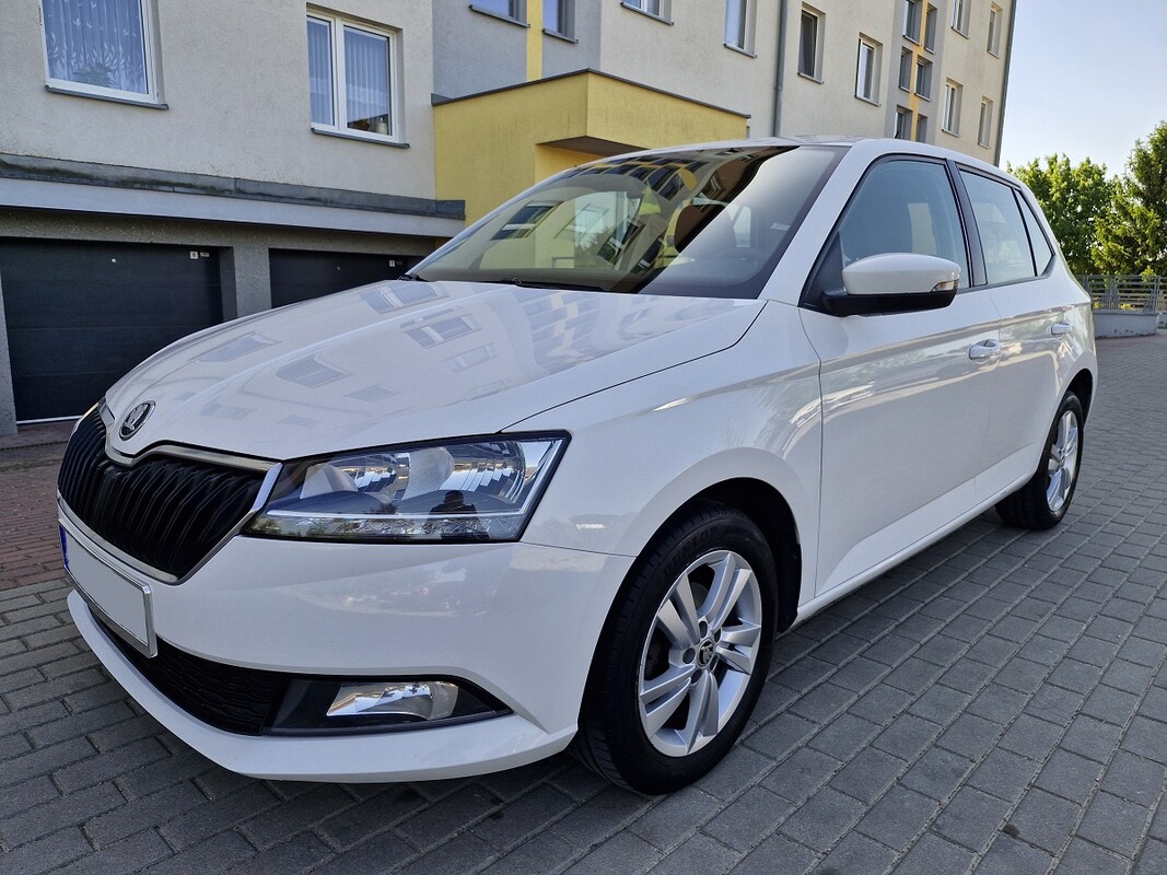 Elbląg Skoda Fabia1.0 Benzyna ( MPI )Rok 2020KlimatyzacjaCzujniki parkowaniaKupiona w Polskim Salonie